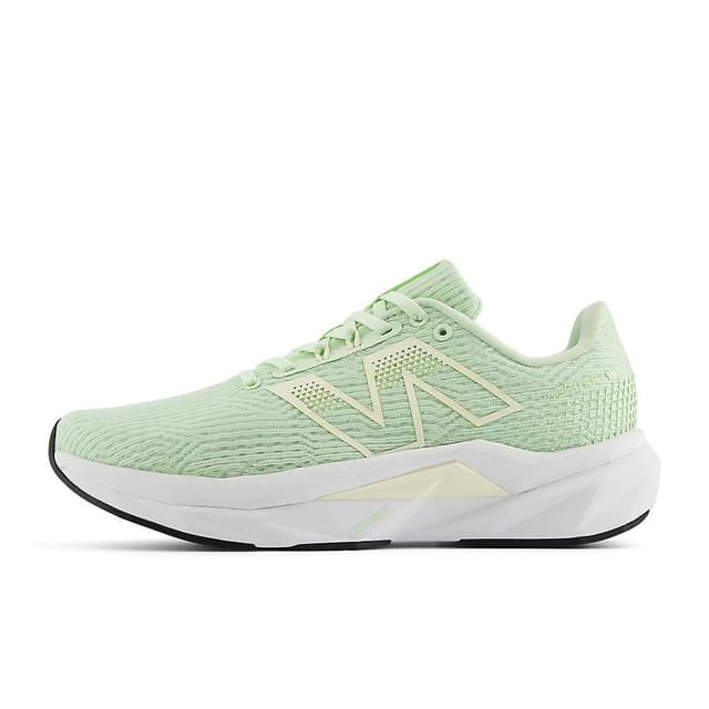 New Balance FuelCell Propel v5
